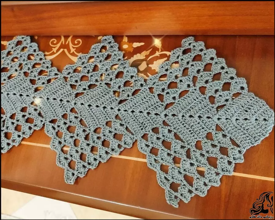 https://up.rozbano.com/view/3912564/crochet%20Beautiful%20desktop%20runner%20tutorial.webp