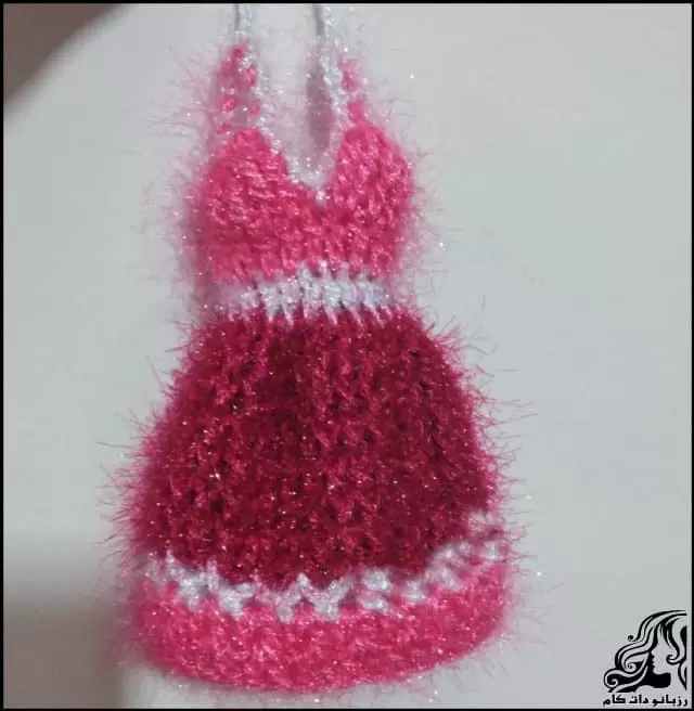 https://up.rozbano.com/view/3828150/crochet%20Escutcheon%20with%20dress%20design%20tutorial.webp