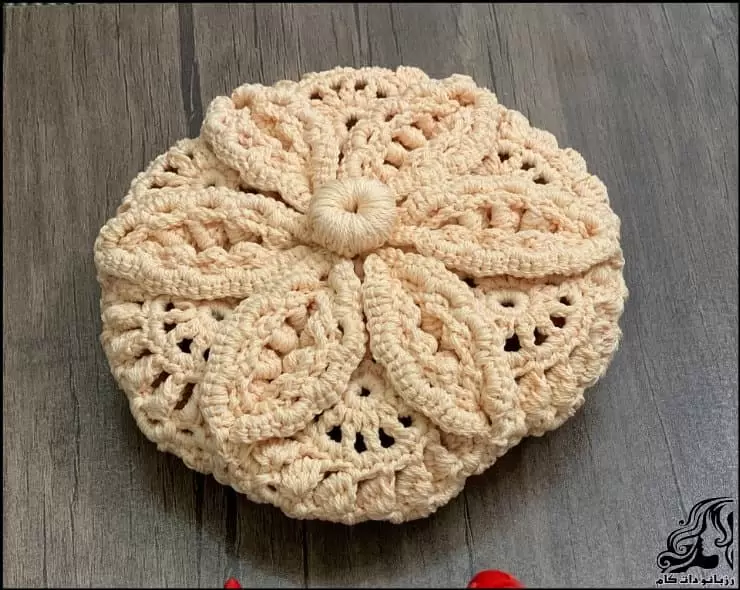 https://up.rozbano.com/view/3827968/crochet%20Hat%20with%20flower%20design%20tutorial.webp