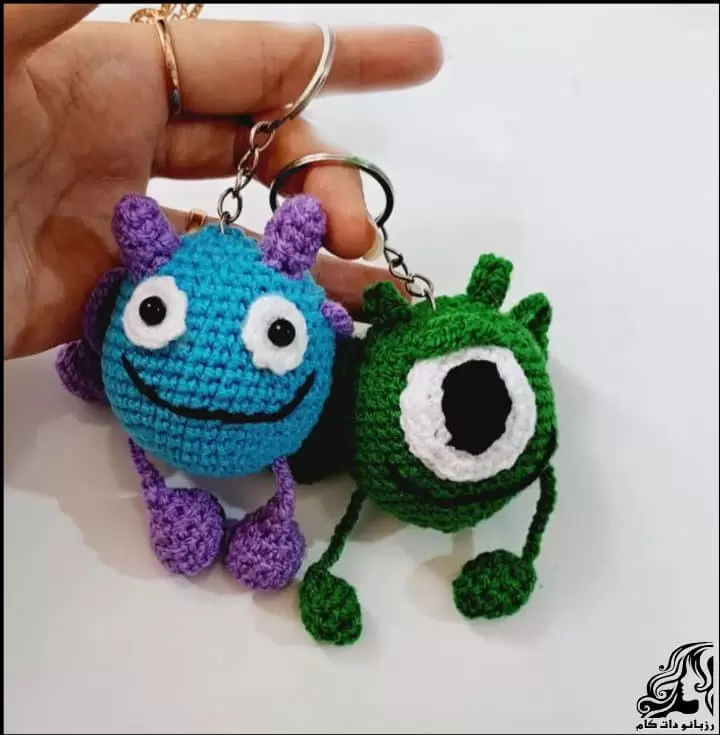 https://up.rozbano.com/view/3817467/crochet%20Jasuichi%20Sullivan%20and%20Mike%20tutorial.webp