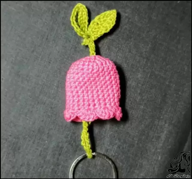https://up.rozbano.com/view/3885151/crochet%20Trumpet%20flower%20keychain%20tutorial.webp
