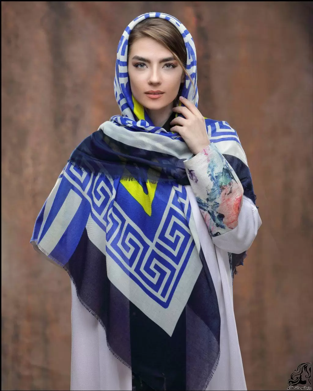 ست شال و روسری با آرایش متناسب با رنگ پوست
