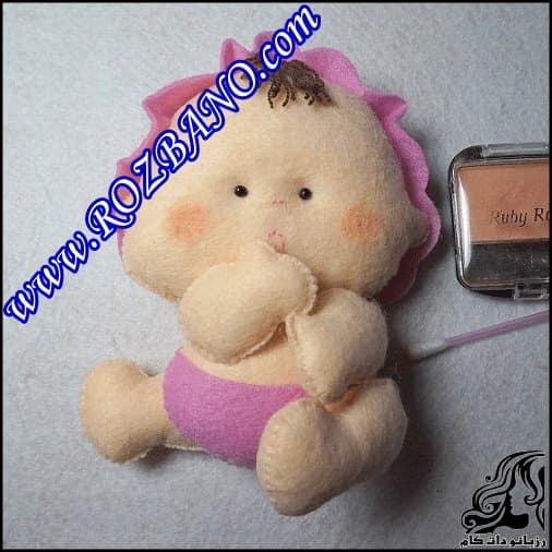 https://up.rozbano.com/view/2849580/how%20make%20felt%20baby%20doll-21.jpg