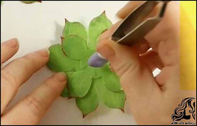 https://up.rozbano.com/view/3031175/how%20to%20make%20felt%20succulent%20flowers-04.jpg