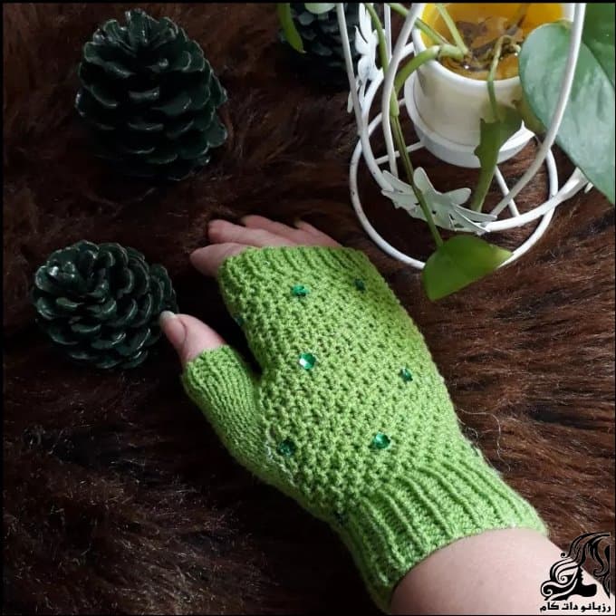 https://up.rozbano.com/view/3571072/knitted%20Fingerless%20gloves%20for%20girls%20tutorial-01.jpg