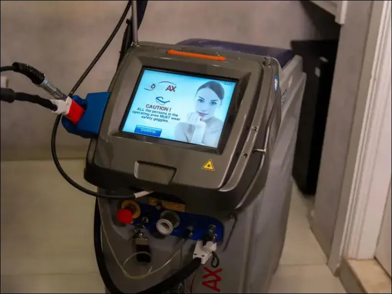 دستگاه لیزر موتوس کلینیک شاپرک طلایی مشهد