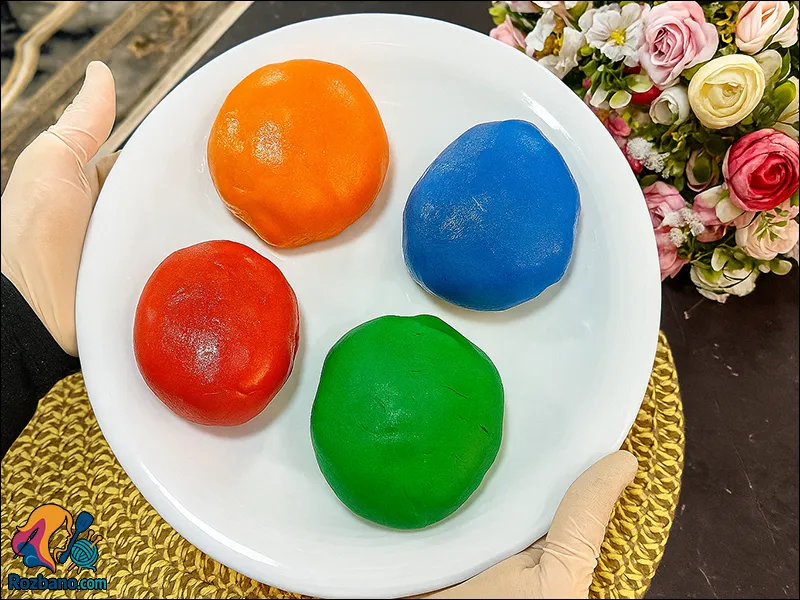 طرز ساخت خمیر بازی خانگی با آرد و مواد طبیعی