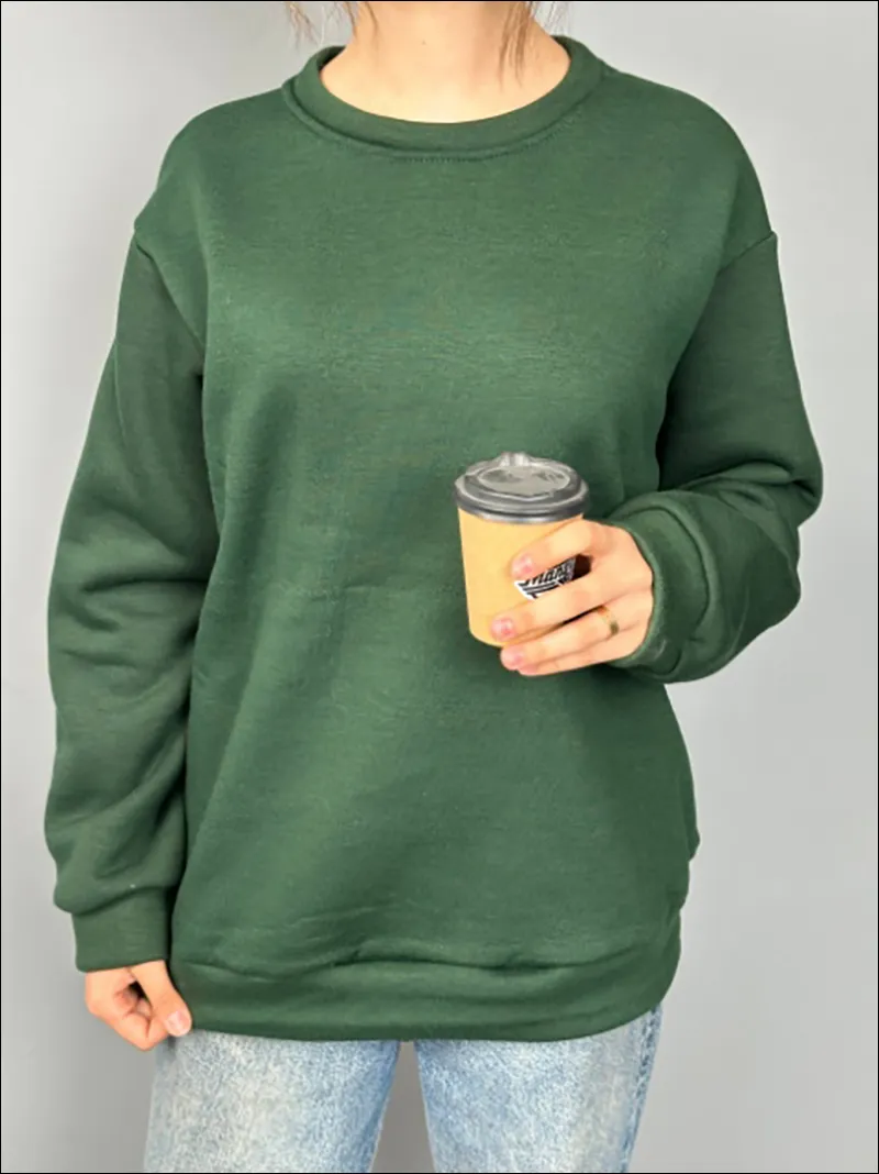 ترندهای لباس پاییزی ۱۴۰۴: مانتو و بافتهای گلتن برای استایل روزمره