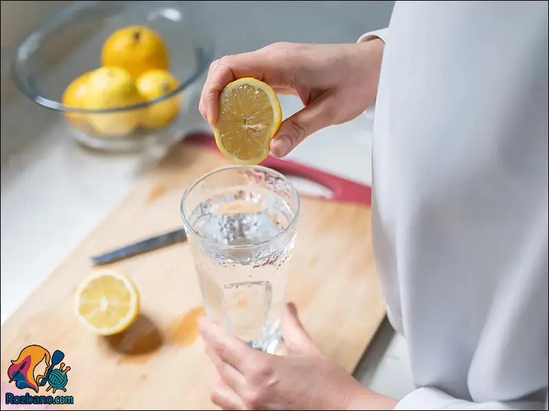 پاکسازی بدن با آب لیمو ناشتا | فواید علمی و شگفت انگیز