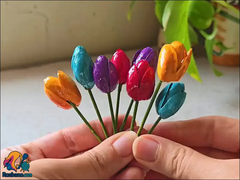 رنگ آمیزی گل ساخته شده با پوست پسته