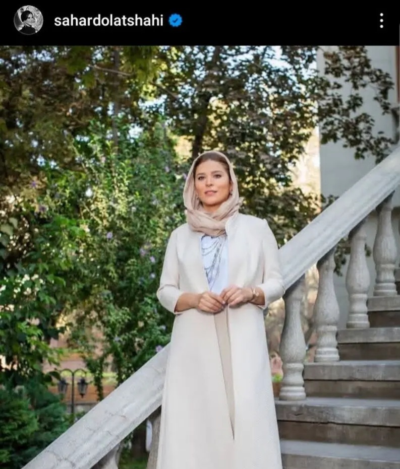 نگاهی به چیدمان منزل شاهانه سحر دولتشاهی؛ از حیاط درندشت تا پیانو کلاسیک و معماری بی نظیر + عکس - سحردولتشاهی b4591e04 1