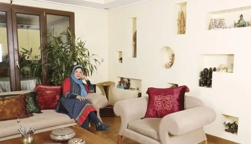 نگاهی به دکوراسیون منزل سیما تیرانداز / خانه ای با لوازم قدیمی - سیماتیرانداز 1