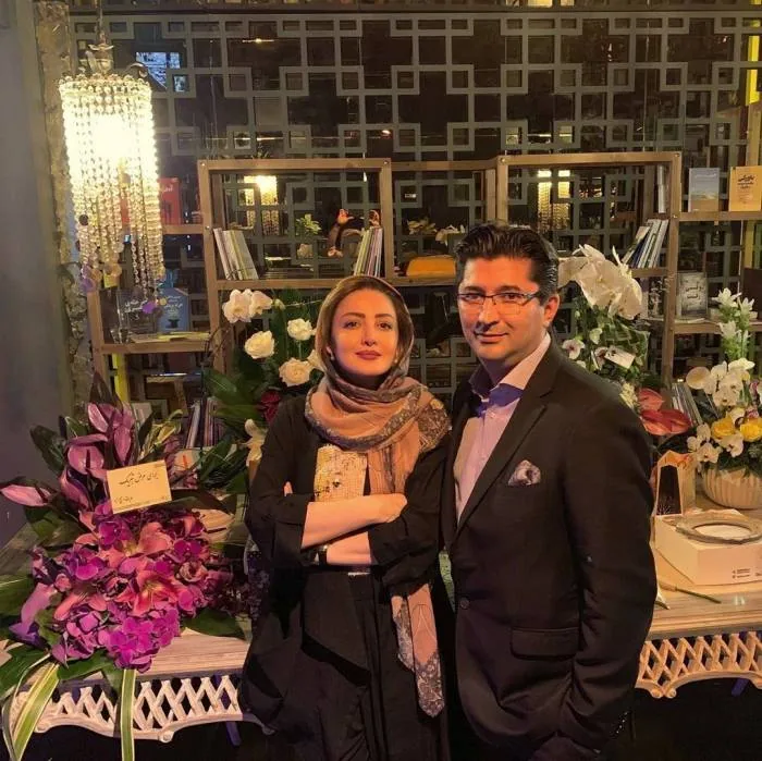عکس ها / نگاهی به چیدمان و دکوراسیون ترسناک و خلاقانه خانه شیلا خداداد و شوهر ثروتمندش / از ارواح پنهان آینه ای تا مبلمان مبلمان سلطنتی شیک - شیلا خداداد و همسرش