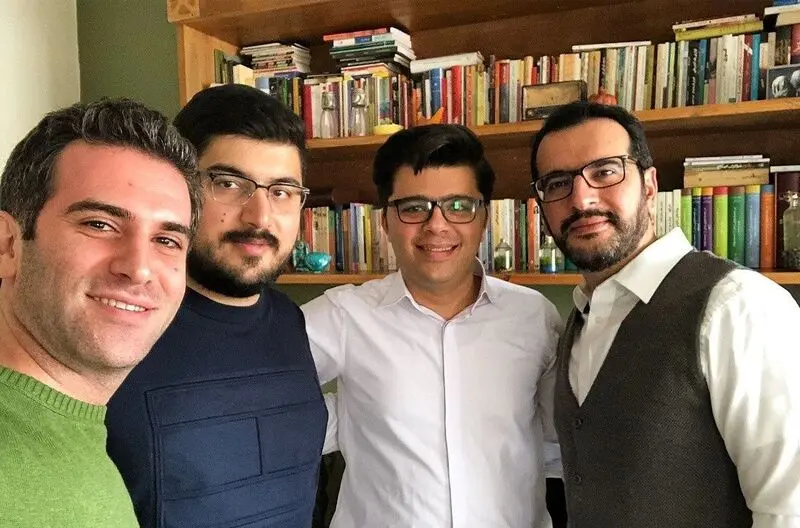 نگاهی به چیدمان شاهانه و سنتی منزل «هوتن شکیبا» عاشق پیشه سریال تاسیان/ از مبلمان مدرن و پردههای اعیانی تا ویوی ابدی و کتابخانه - هوتنشکیبا 1