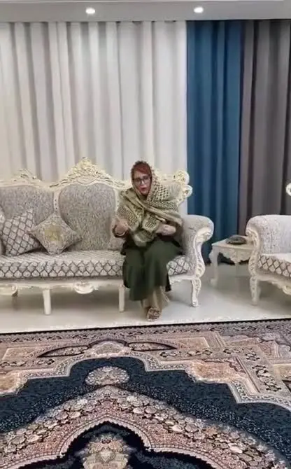 نگاهی به چیدمان منزل شاهانه بهنوش بختیاری بازیگر سریال بامداد خمار و همسرش به سبک کاخ نشینان اروپا/ شومینه مرمری، شمعدانی ۵ شاخه اعیانی، فرش ابریشمی و... -
