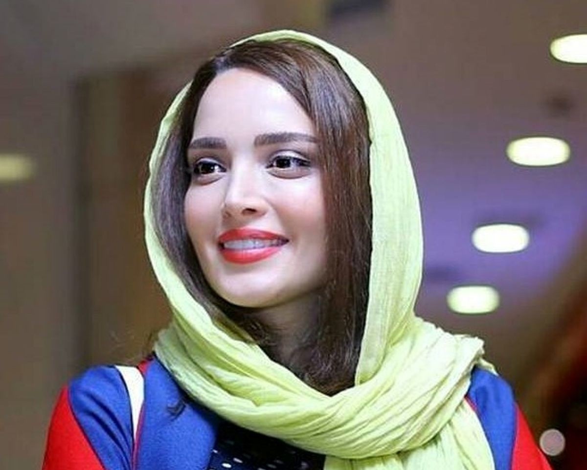 نگاهی به خانه و زندگی شیک و سلطنتی بهنوش طباطبایی با گل‌های رز زیبا/ آشپزخانه بهنوش طباطبایی در روزهای امتحانات دانشگاه؛ خبری از بوی غذا نیست، بوی گل پیچیده! + عکس