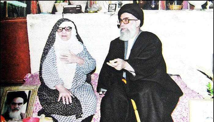 نگاهی به نکته تربیتی مادر رهبر معظم انقلاب: بچه هاتون رو همش تشویق به درس نکنید به امور دینی هم تشویق کنید + ویدیو
