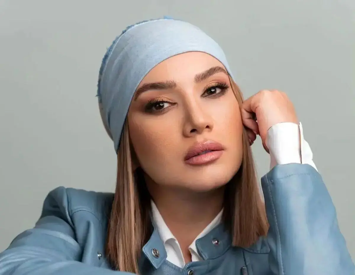 نگاهی به زیورآلات مینیمال و مرواریدی متین ستوده تازه عروس سینمای ایران؛ سبک و جذاب