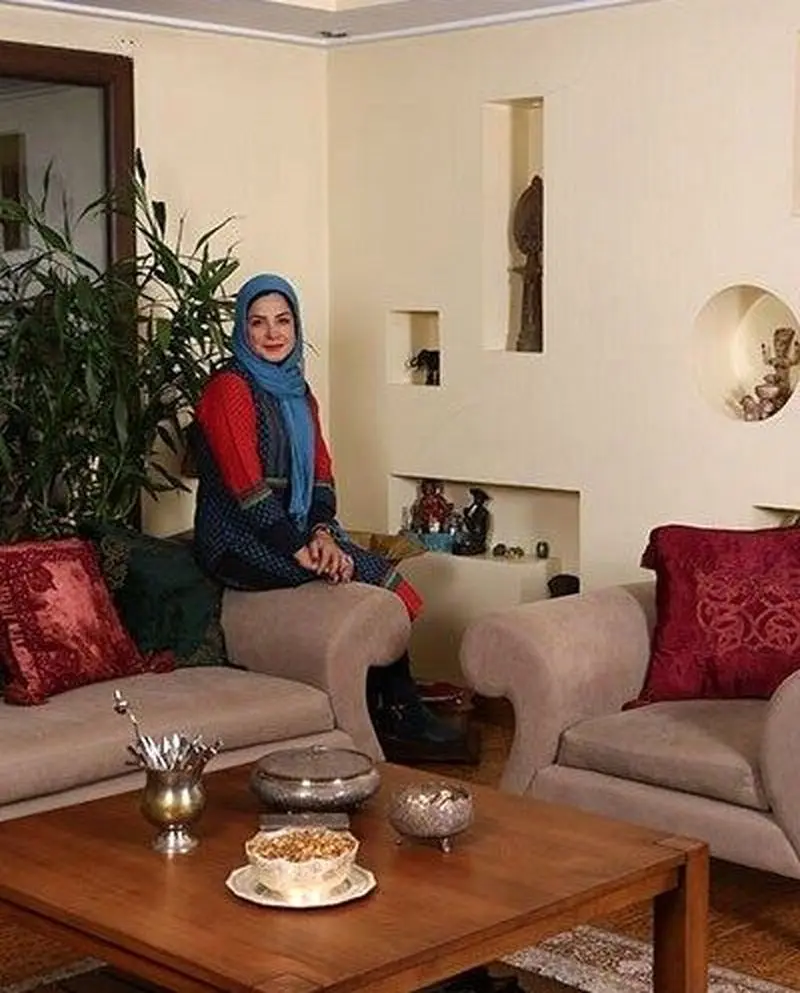نگاهی به چیدمان خونه مجردی شاهانه و مجلل « غزاله اکرمی» بازیگر سریال سوجان - D8B3D8B1DB8CD8A7D984D8B3D988D8ACD8A7D986 3