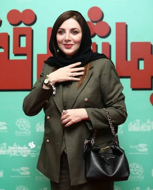 نگاهی به ۵ عکس خاص رویا میرعلمی با استایل لاکچری و رسمی اش - file 8 2