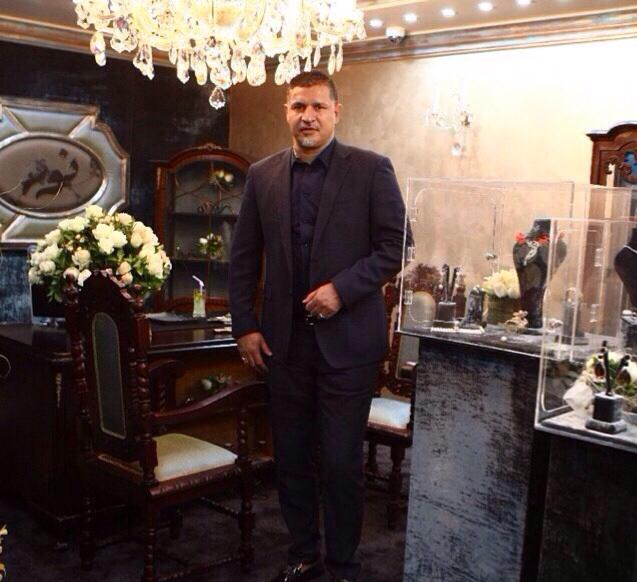 نگاهی به گالری طلا و جواهرات علی دایی و همسرش +عکس / از جواهرات لوکس تا چیدمان شاهانه - image 3
