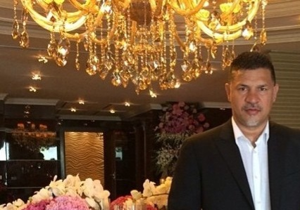 نگاهی به گالری طلا و جواهرات علی دایی و همسرش +عکس / از جواهرات لوکس تا چیدمان شاهانه - image