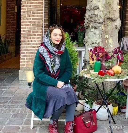 نگاهی به چیدمان دلنشین منزل بهنوش طباطبایی؛ از تابلوفرش های باشکوه تا هفت سین بیادماندنی و عطر خوش چای کنار ویو بی نظیر + عکس - images 26 1