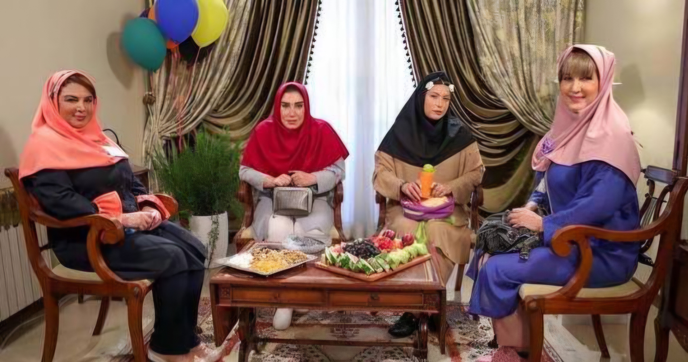 نگاهی به چیدمان منزل هنری و ایرانی پسند «شهره سلطانی» و همسر هنرمندش / از مبلمان فوق لاکچری و فرش های اصیل ایرانی تا پرده های اعیانی - images 3 2