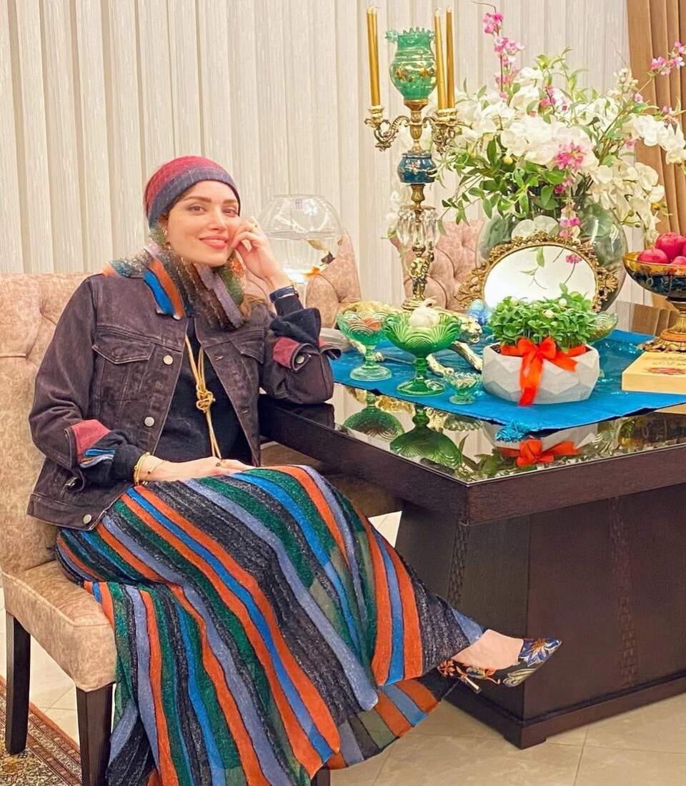 نگاهی به دیزاین ساده و شیک بهنوش طباطبایی؛ از ویو باشکوه تا گلدان های مجلل و مبلمان کلاسیک + عکس - sal no mbark